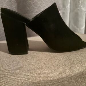 Lulu's Classic Black Mules